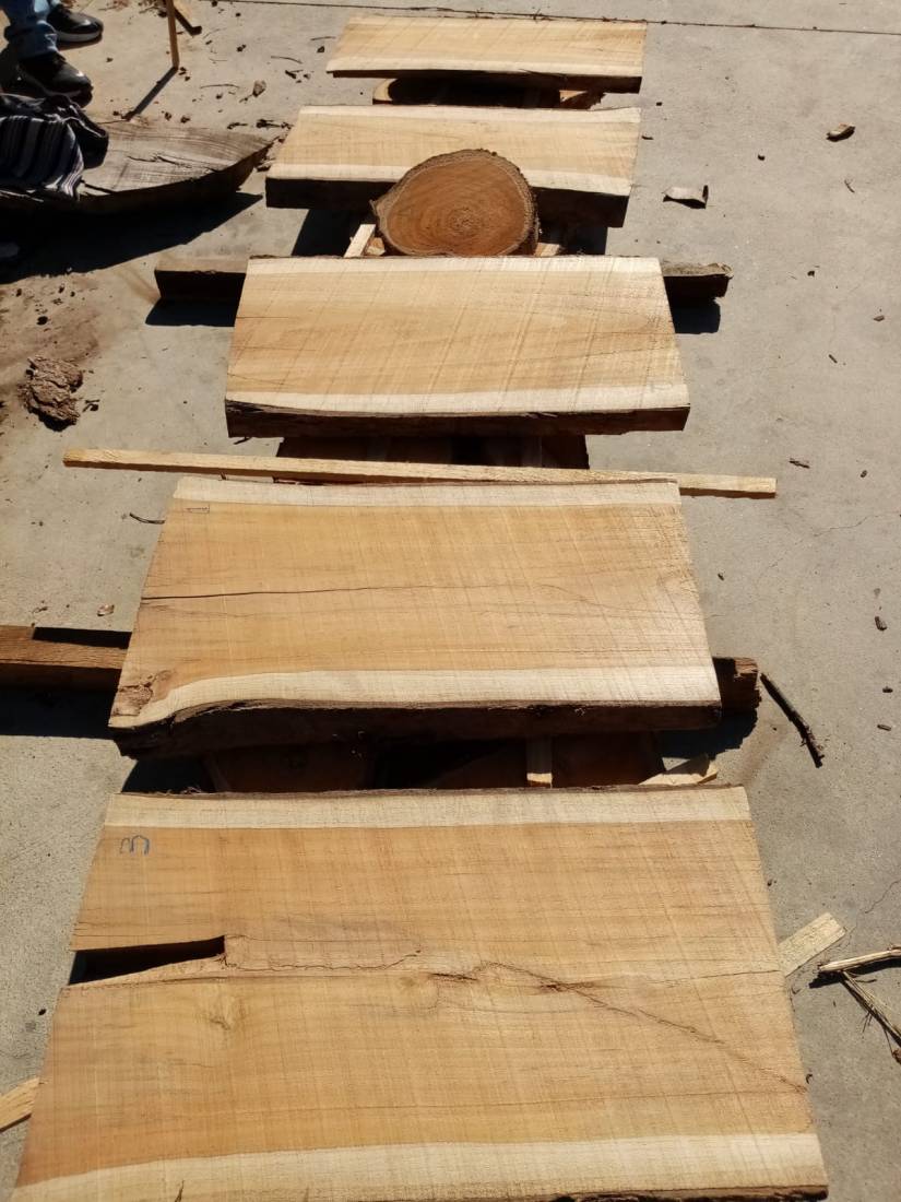 TABLON LARGO 70 ANCHO 35 PROMEDIO GROSOR 5